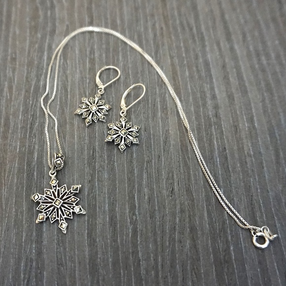 Jewelry - Sterling Silver Snowflake Necklace & Earring Set